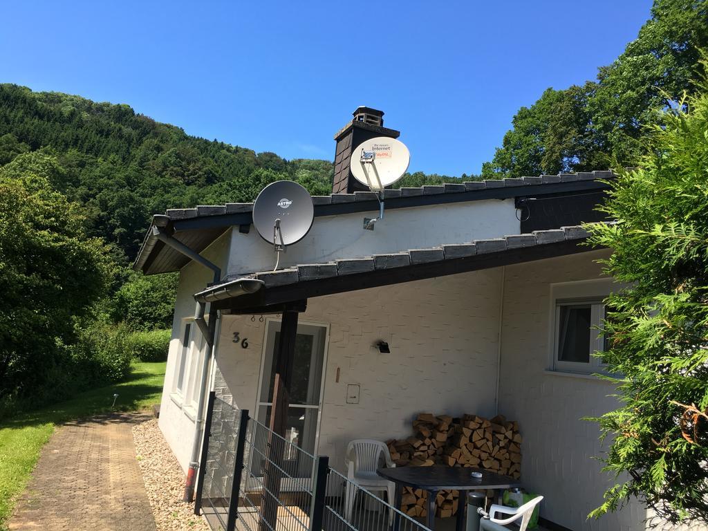Ferienhaus Stausee Bitburg Biersdorf エクステリア 写真
